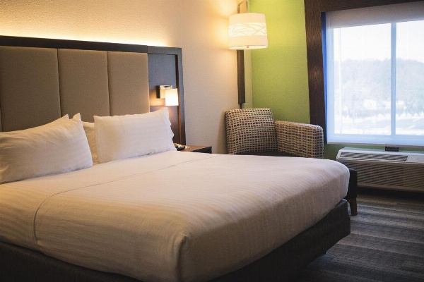 Holiday Inn Express Hotel & Suites Columbia I-26 @ Harbison Blvd Main image