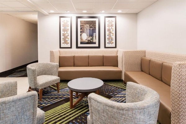 Holiday Inn Express Hotel & Suites Columbia I-26 @ Harbison Blvd image 21
